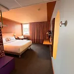 Ibis Styles Centre 3*