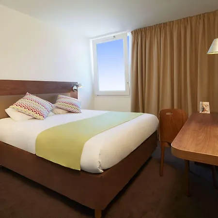 Hotel Campanile Centre - Cevennes 3*