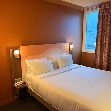 Hotel Campanile Centre - Cévennes 3*