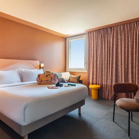 Hotel Campanile Centre - Cévennes 3*