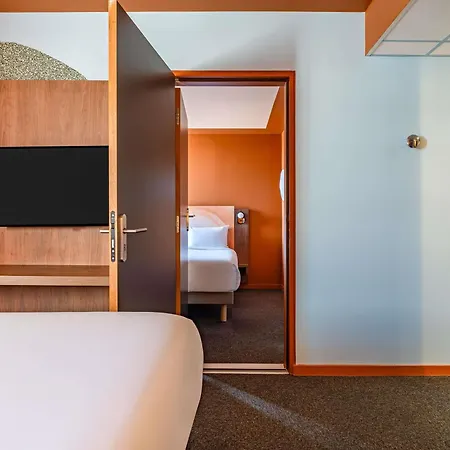 Ibis Styles Centre 3*