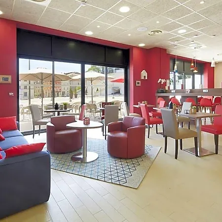 Hotel Campanile Centre - Cévennes 3*