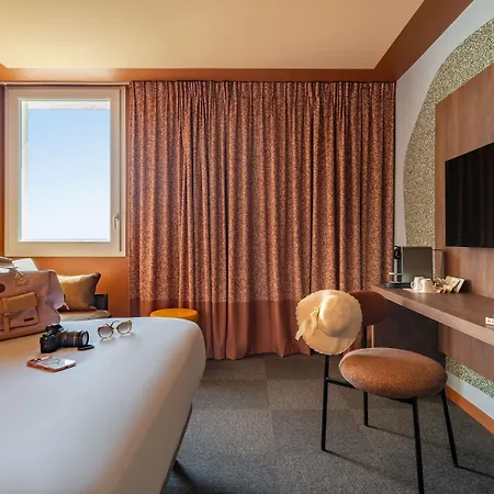 Ibis Styles Centre Hotel 3*