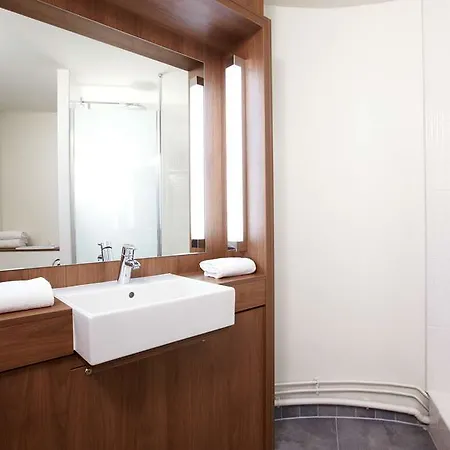 Hotel Campanile Centre - Cevennes 3*