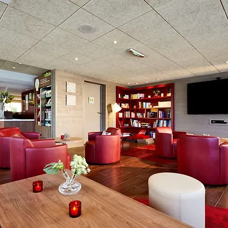 Hotel Campanile Centre - Cevennes 3*