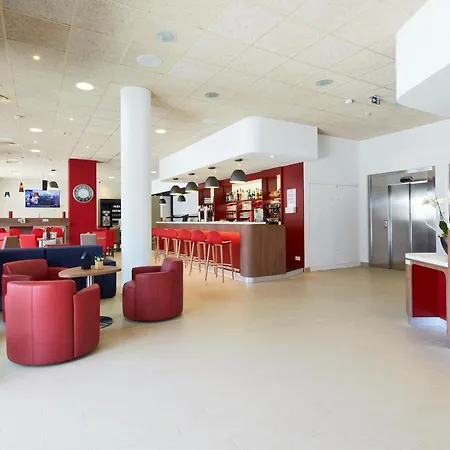 Hotel Campanile Centre - Cévennes