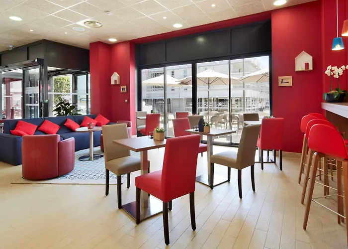 Hotel Campanile Centre - Cévennes 3*