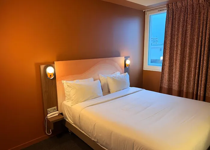 Hotel Campanile Centre - Cévennes 3*