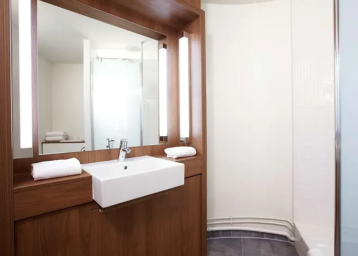 Hotel Campanile Centre - Cévennes 3*