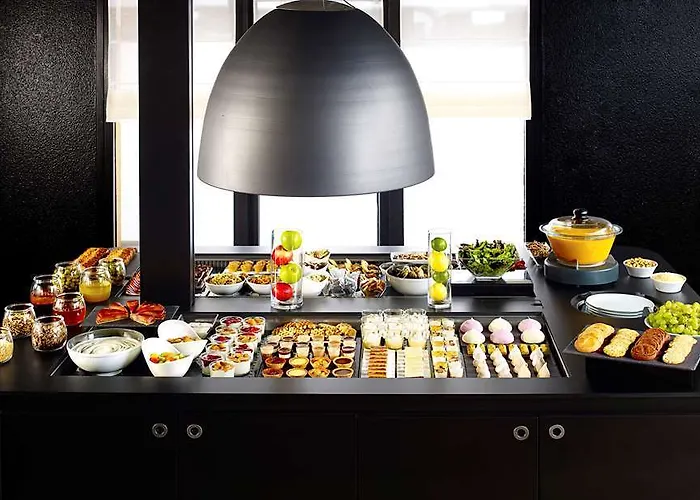 Hotel Campanile Centre - Cévennes 3*