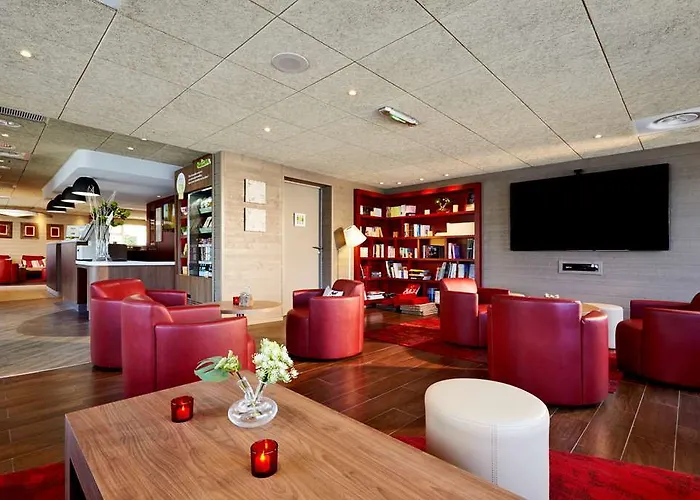 Hotel Campanile Centre - Cévennes 3*